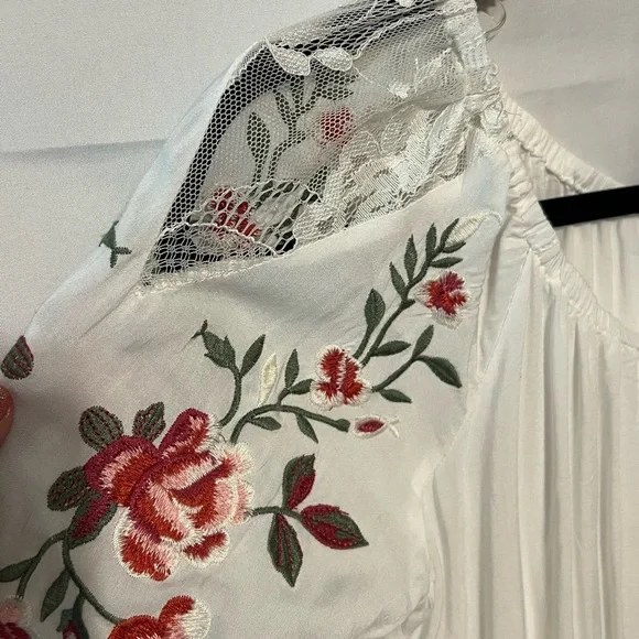 SOLD*** XL Boho Peasant Embroidered Bell Sleeve Poet Blouse - Picture 3 of 12